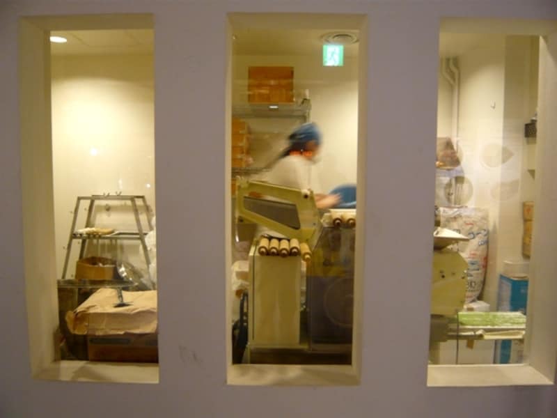 製麺している様子