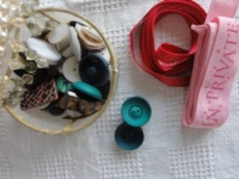 ボタンとリボン