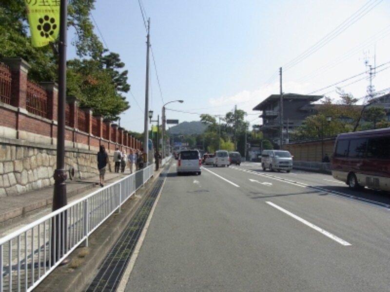 京都国立博物館とハイアットリージェンシー京都、七条通