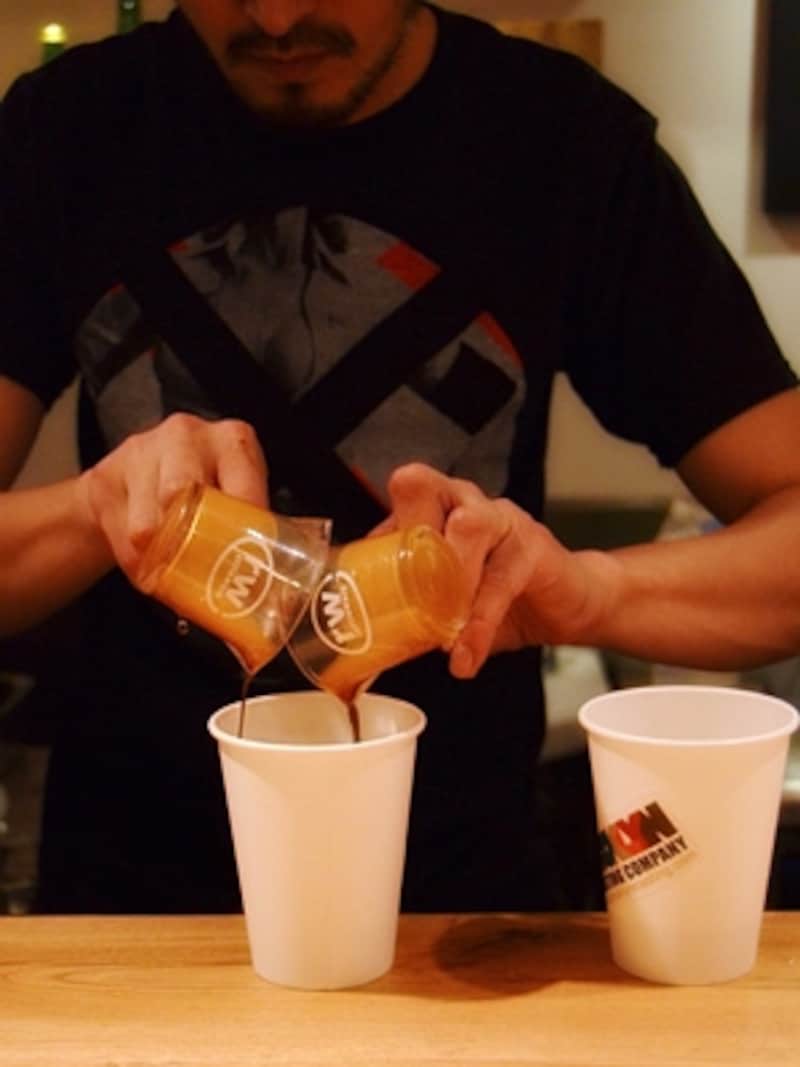 ワイルドなルックスのバリスタですが、レストラン出身。