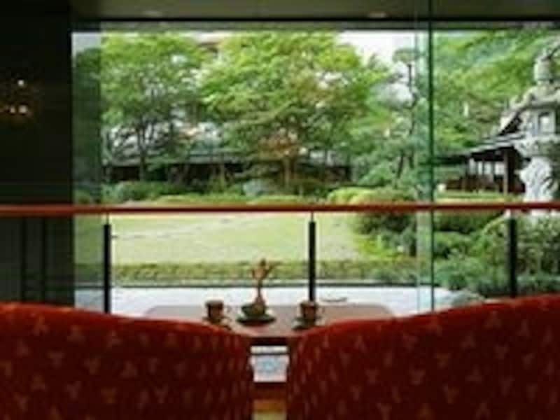ホテルの日本庭園