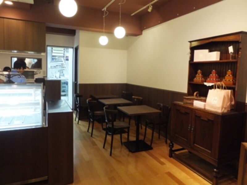 店内にはイートイン席もある