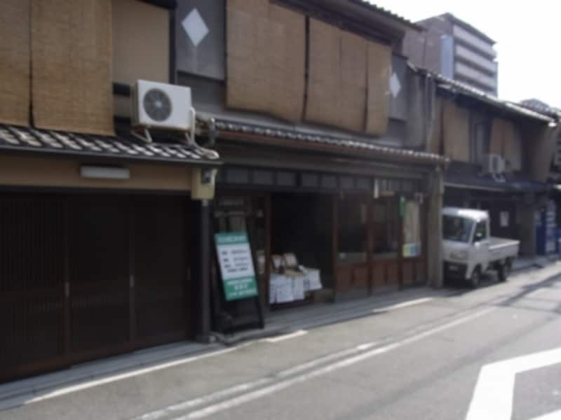 高倉通り沿いの畳屋さん