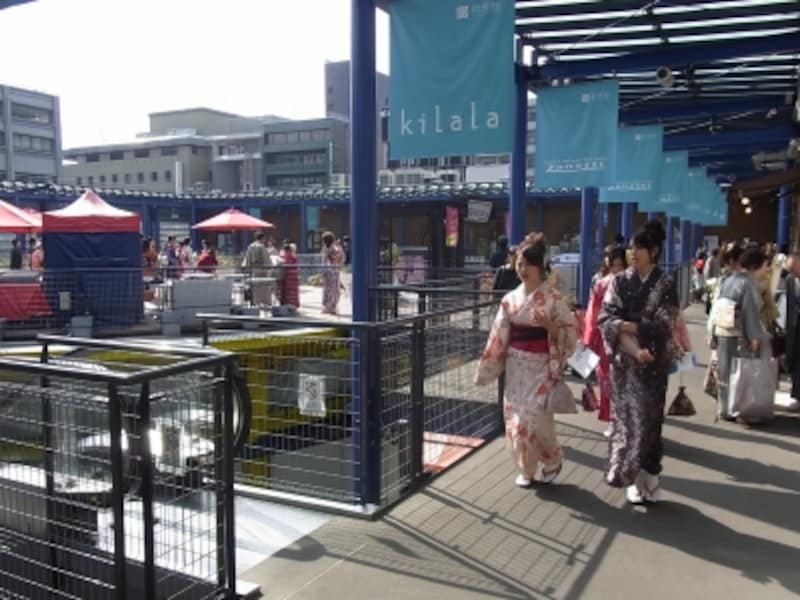 新風館の着物女性