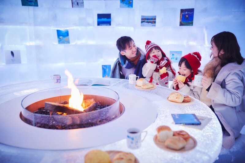 熱々のパンを提供する「氷のBakeryCafe」