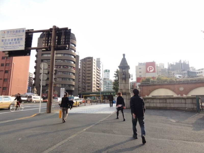 かつては鉄道の駅があった万世橋