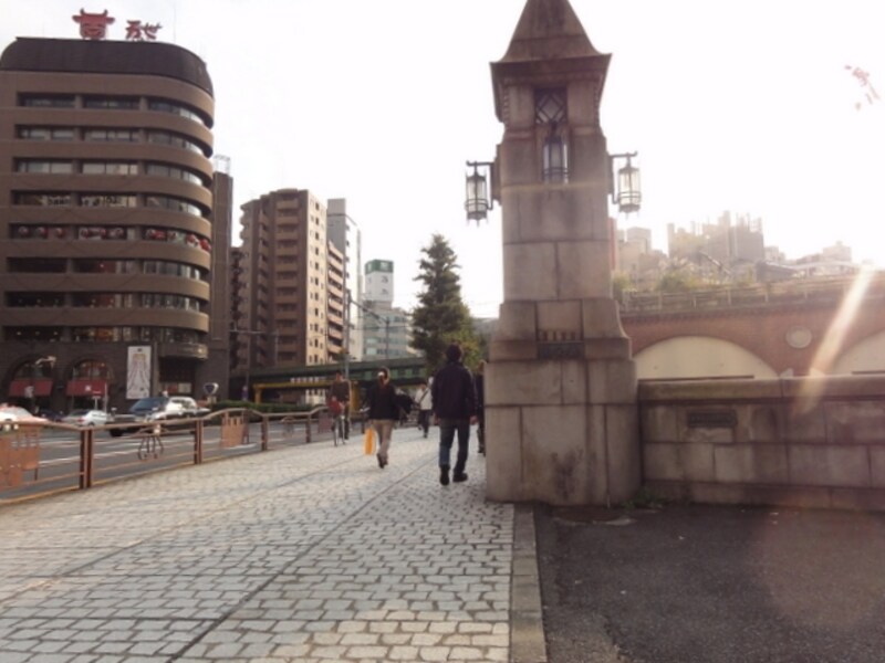 立派な親柱がある万世橋