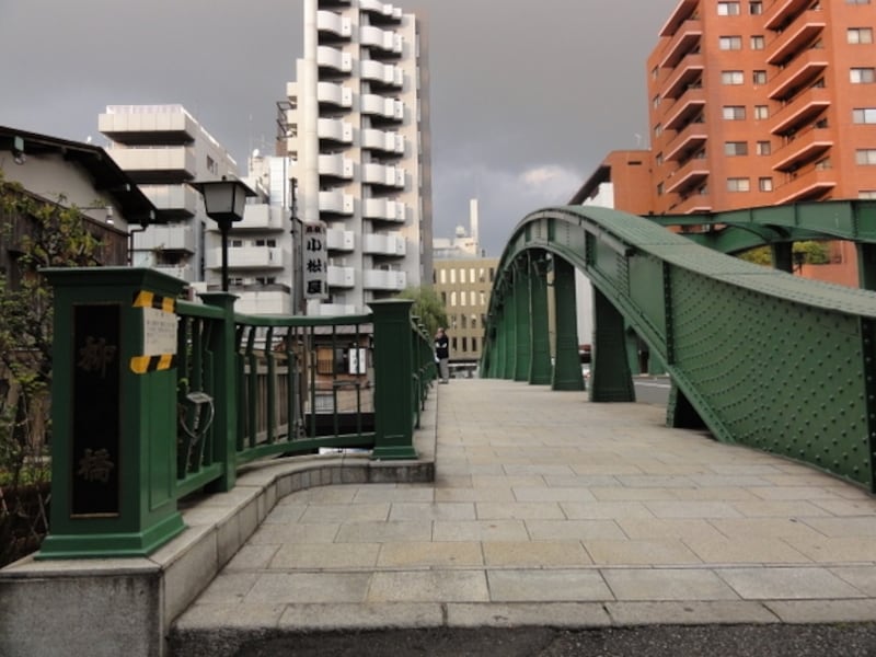 なんとも趣のある橋だ