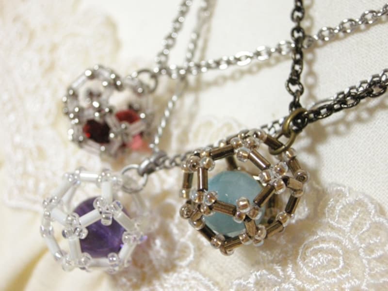 バスケットビーズボールのペンダント