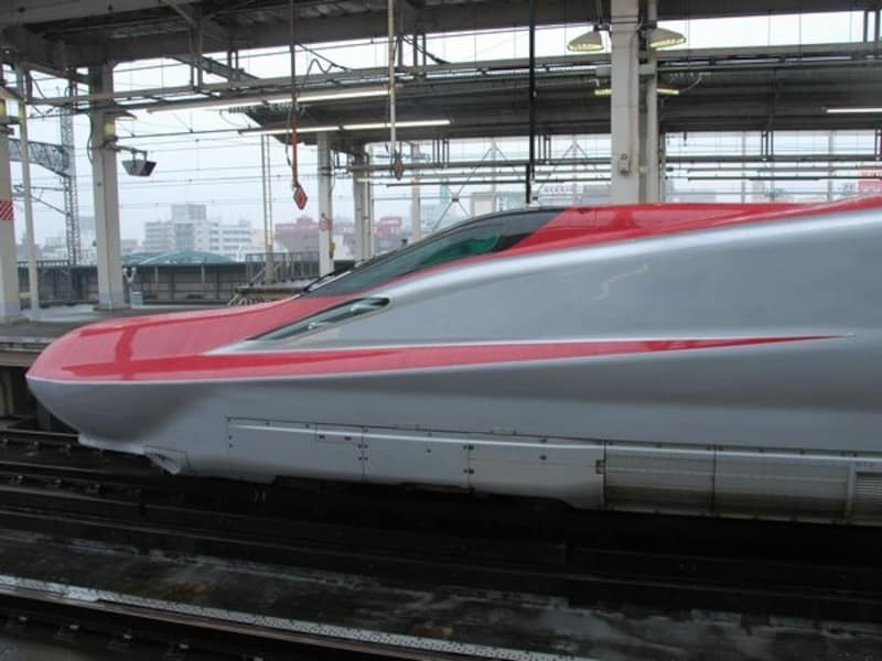 真横から見た先頭部