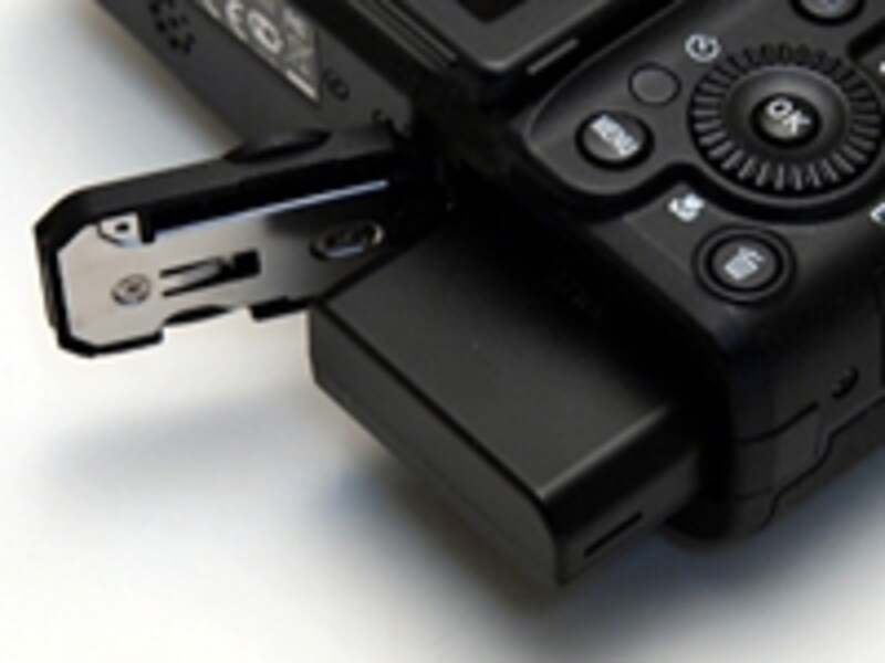 バッテリーライフは大型のものを搭載していることもあってそこそこ長い