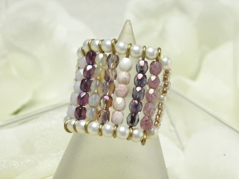 七色ビーズのモザイクプレートリング