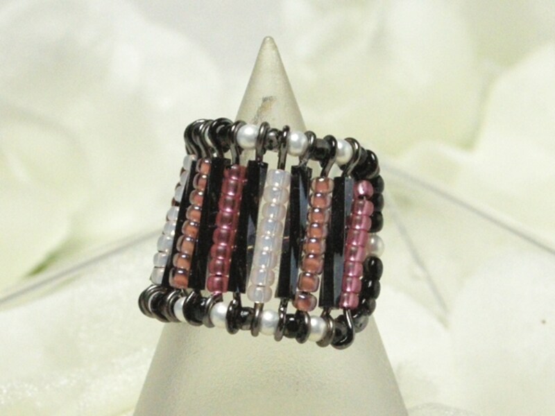 七色ビーズのモザイクプレートリング