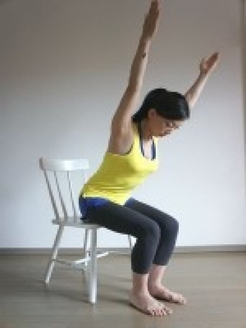 肩甲骨周りをよく動かす!