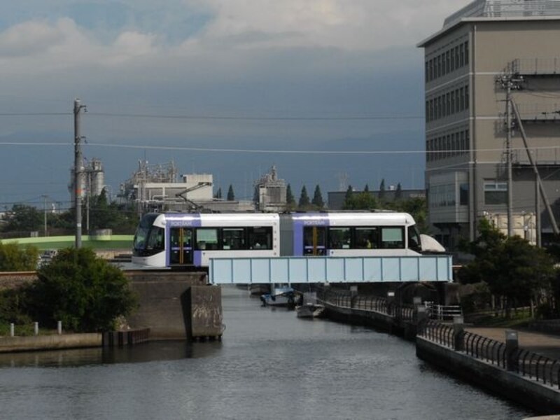 富山ライトレール