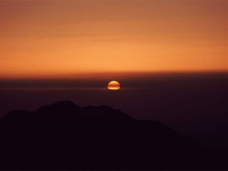 シナイ山頂から見た日の出