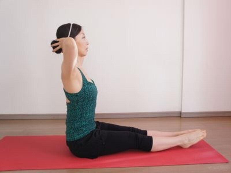 お尻が浮くぐらい体を引き上げる