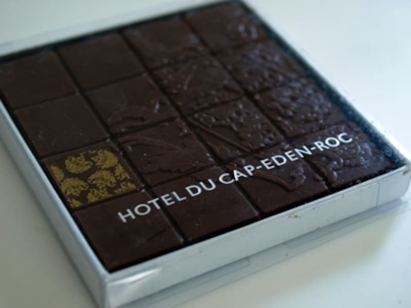 ＜オテル・デュ・キャップーエデンーロック＞　［タブレット・プラリネ］￥2,625