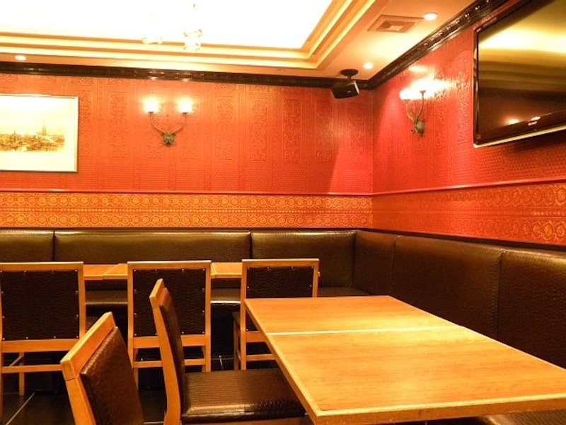 「ノイエス」の内装