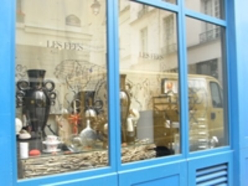 「LES FEES（レ・フェ）」のウィンドウ