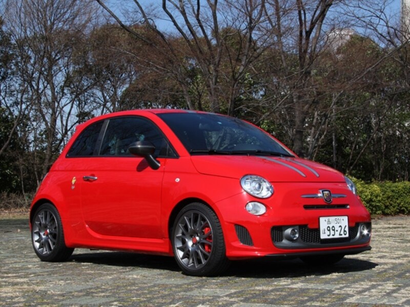 アバルト695トリブートフェラーリ