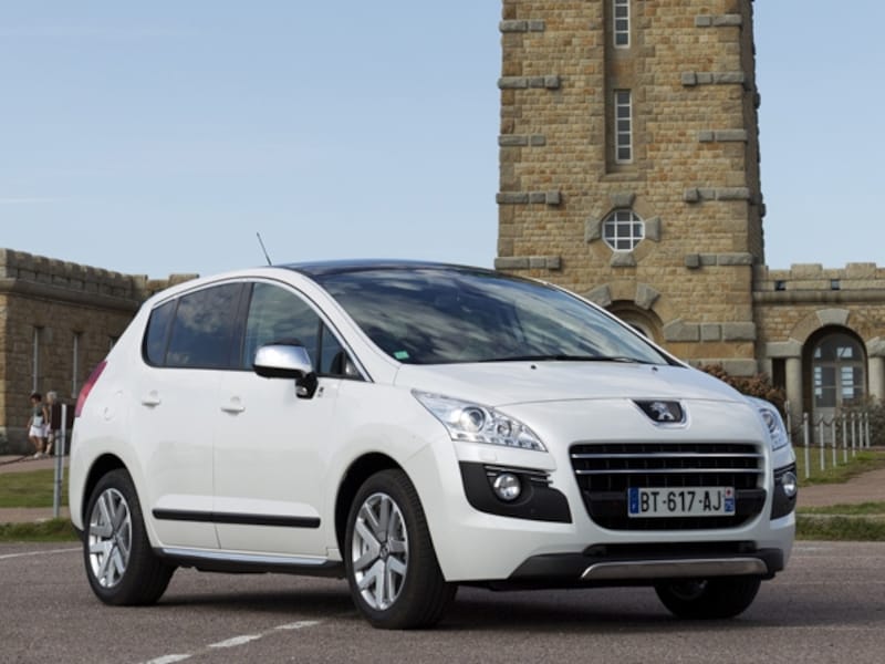 プジョー3008ハイブリッド4