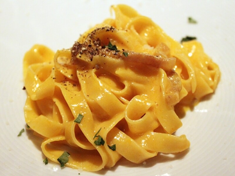 イタリア産グランチャーレとこだわり卵のカルボナーラundefinedローマ風