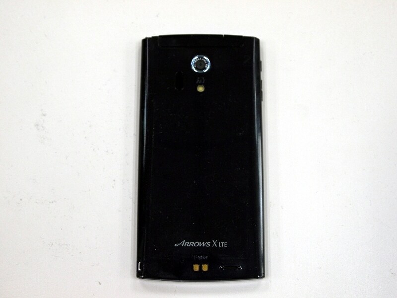 背面はストレート形状