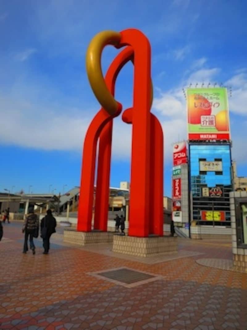 クリエイティブフィルターの極彩色をかけると原色が誇張され、非現実的な映像表現に仕上がる