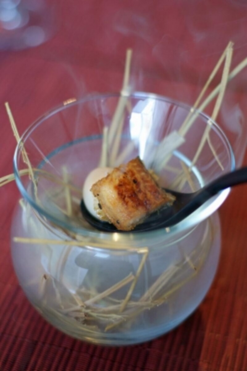 鶉卵と三河産鰻の燻製