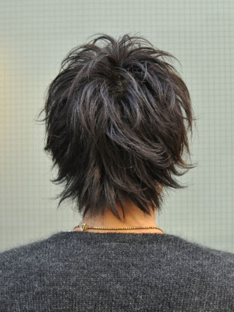 黒髪束感ミディアム