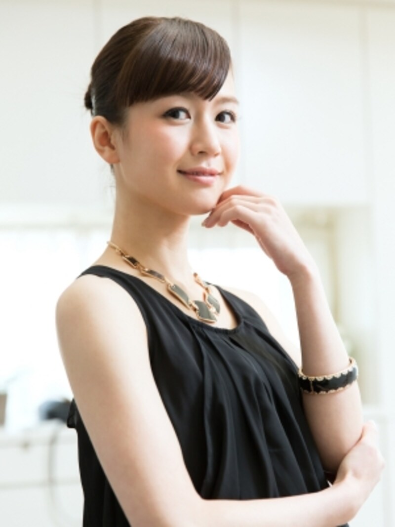 黒いワンピース,リトルブラックドレス,似合う色