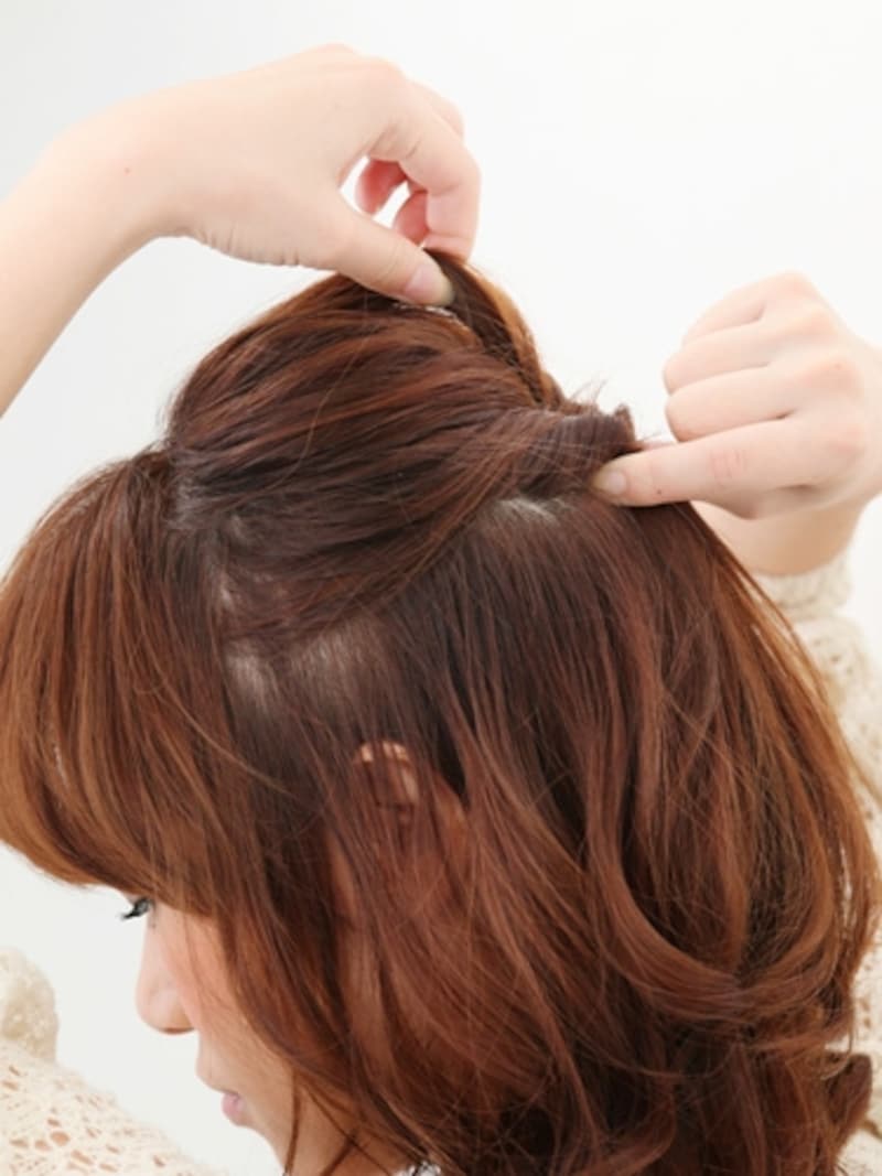 ゴムの部分を押さえないと崩れてしまうので注意