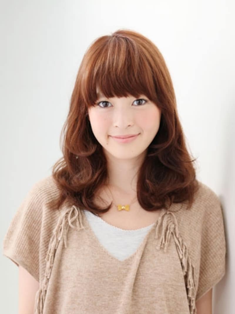 ほんのり重めの上品ミディスタイル