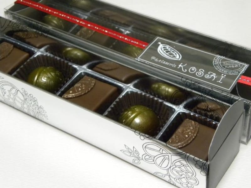 「パティスリー コサイ」の植崎シェフによる「World Chocalate Masters 2011」出場作品のボンボンショコラセット