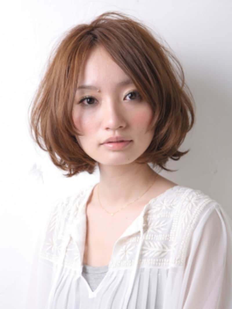甘いだけではないボリュームのある脱力系フリルボブ ヘアスタイル