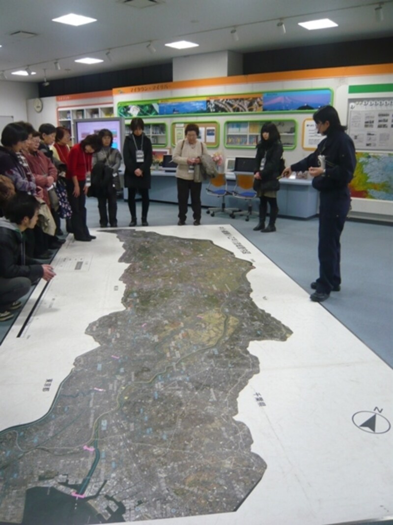 地図を使用してガイド