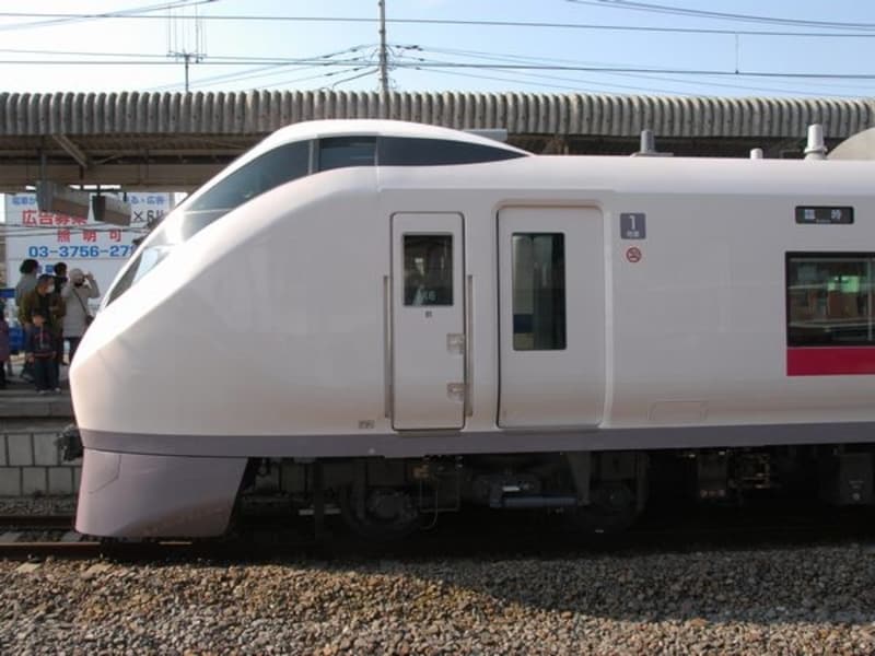 先頭部サイドビュー