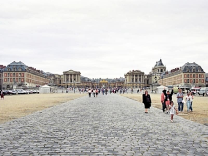 ベルサイユ宮殿のエントランス