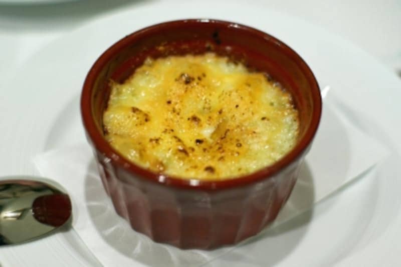 ホクホクじゃが芋と自家製サルシッチャのチーズグラタン