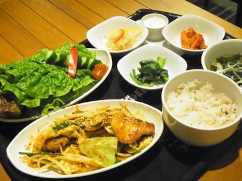 生姜焼きサンパ定食undefined990円