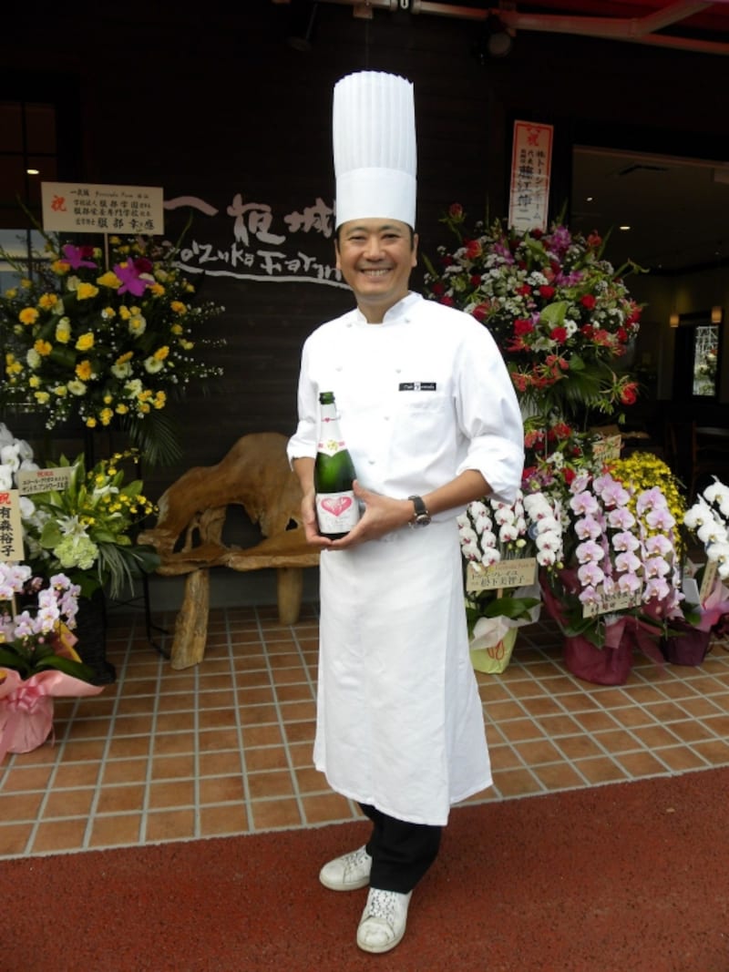 「一夜城 ヨロイヅカ・ファーム」オープニング時の鎧塚俊彦シェフ