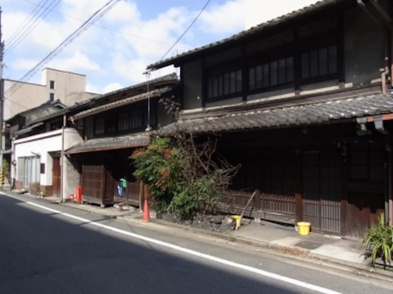 夷川通、家具の街