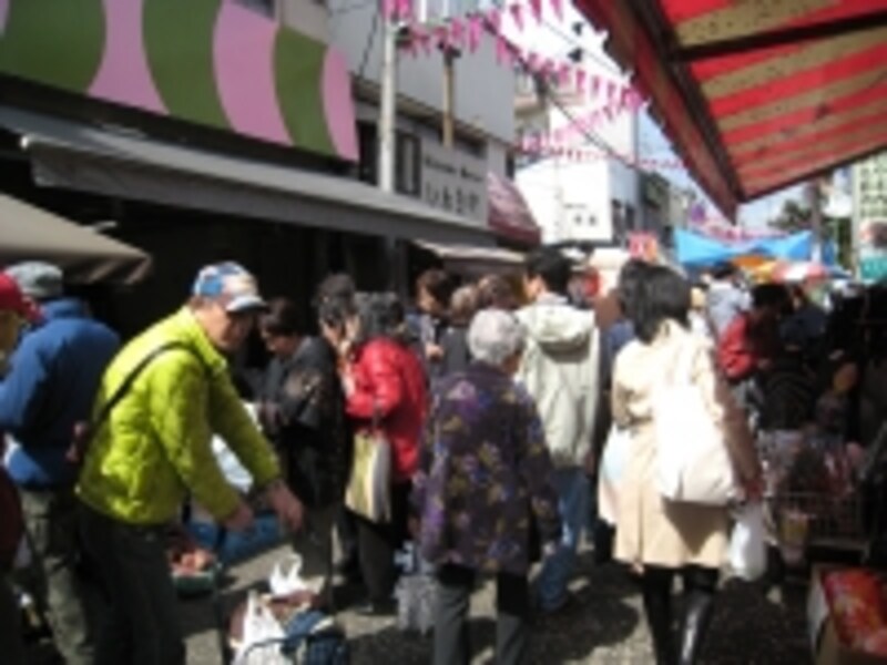 松原商店街の混雑ぶり