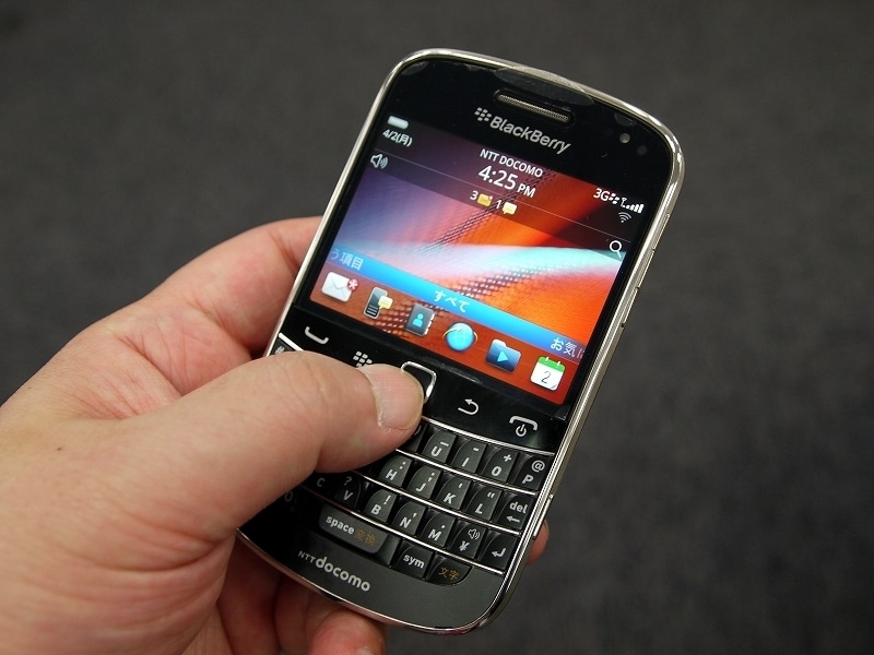 文字入力をしやすい高品質なデザインをもつBlackBerry 9900