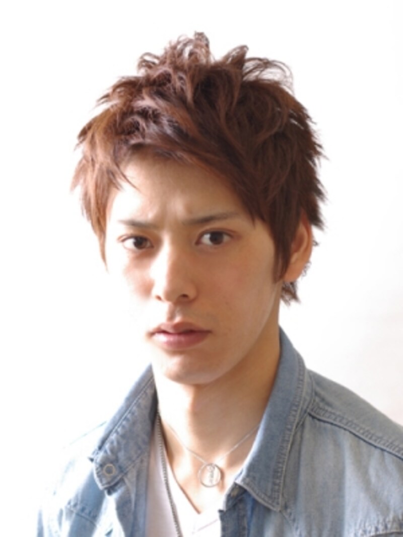 バングアップとちょいアシメで爽やかさget メンズヘアスタイル All About バングアップとちょいアシメで爽やかさget メンズヘアスタイル All About