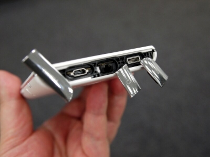 microHDMI端子を備える上部