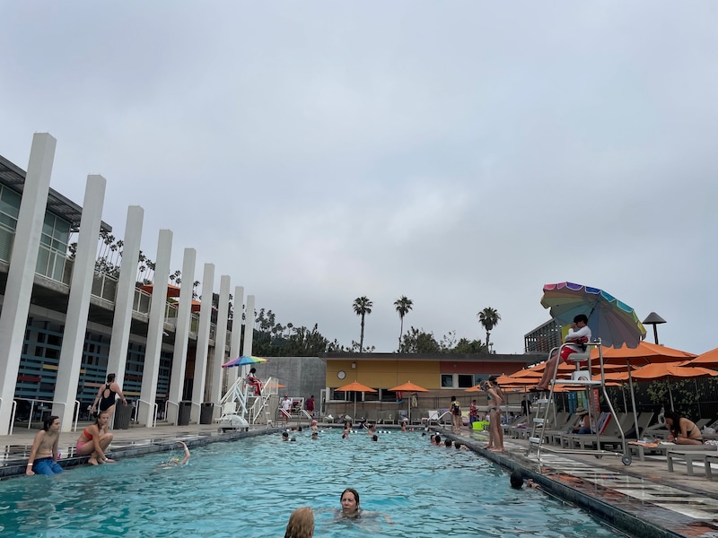 かつての新聞王ウィリアム・ハーストが、恋人に送った別荘を復元して作られた施設。プールのみ有料。