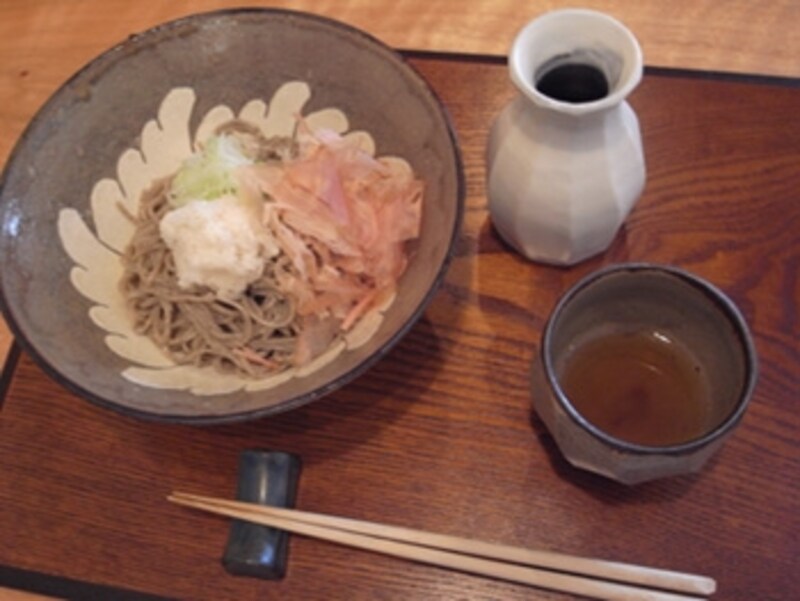 お蕎麦に似合う器です
