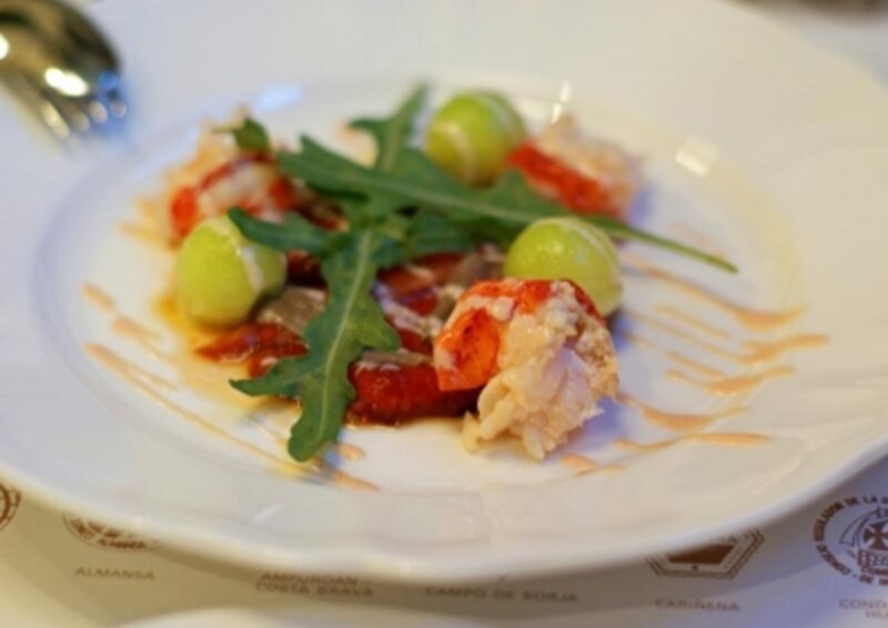 オマール海老と赤ピーマンのサラダ